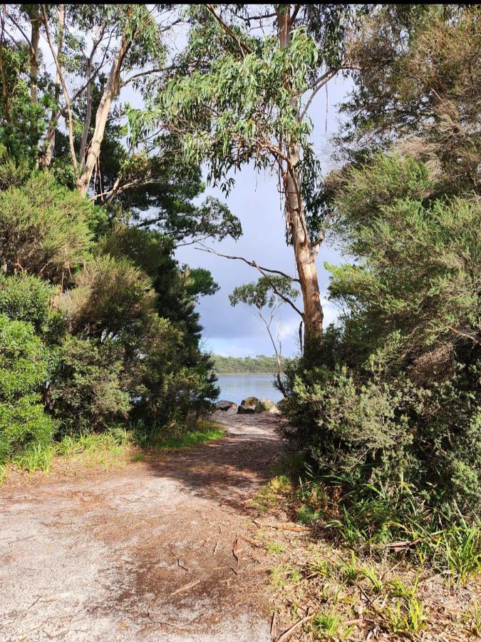 Strahan Beach Tourist Park Bagian luar foto